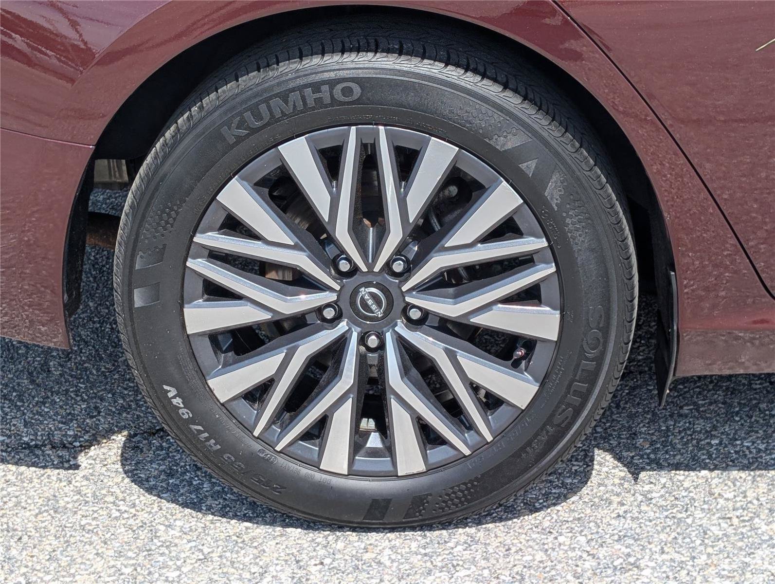 Used 2024 Nissan Altima 2.5 SV FWD image 10