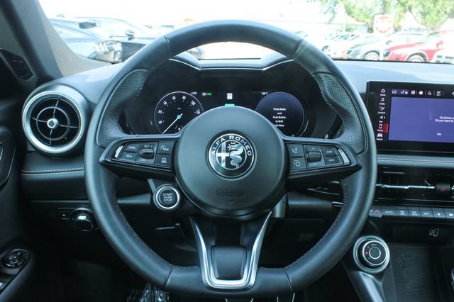 Used 2025 Alfa Romeo Tonale w/ Premium Package AWD/4WD image 24