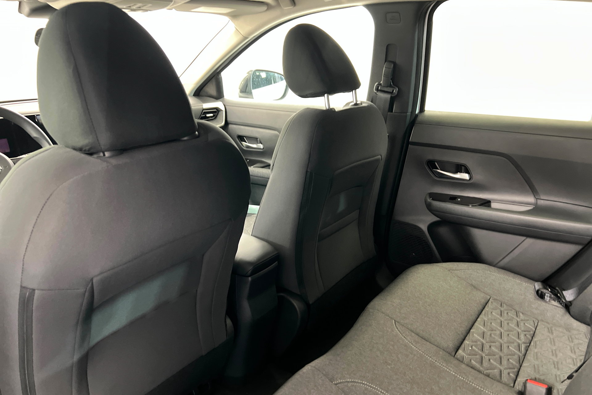 New 2026 Nissan Kicks SV w/ SV Premium Package FWD image 19