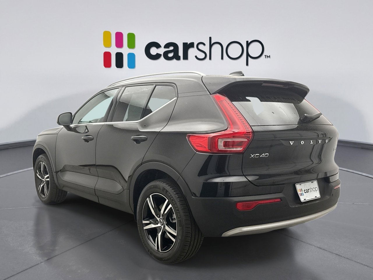 Used 2025 Volvo XC40 B5 Core AWD/4WD image 3