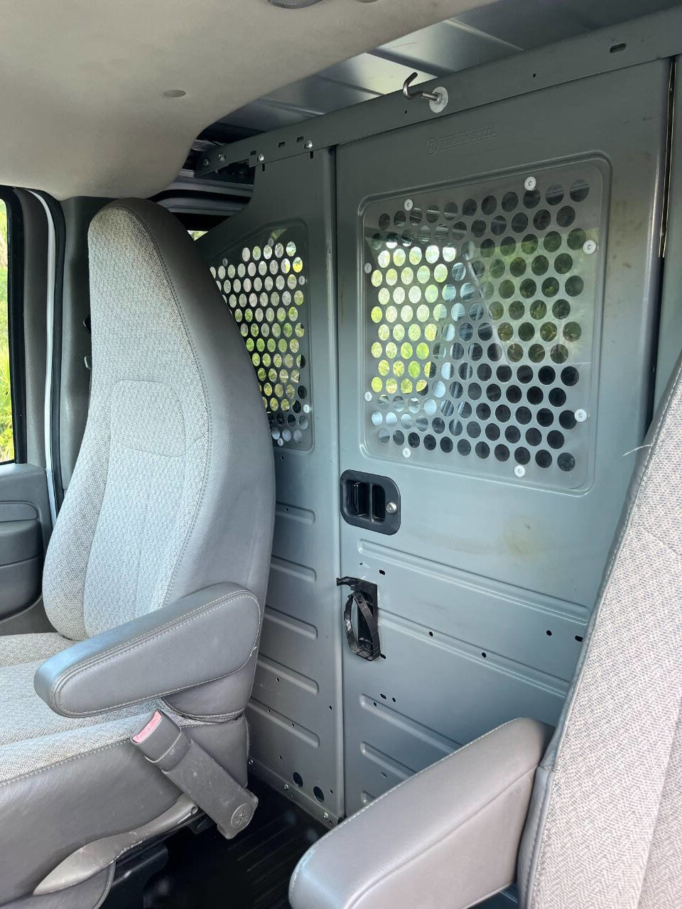 Used 2013 Chevrolet Express 3500 Extended RWD image 14