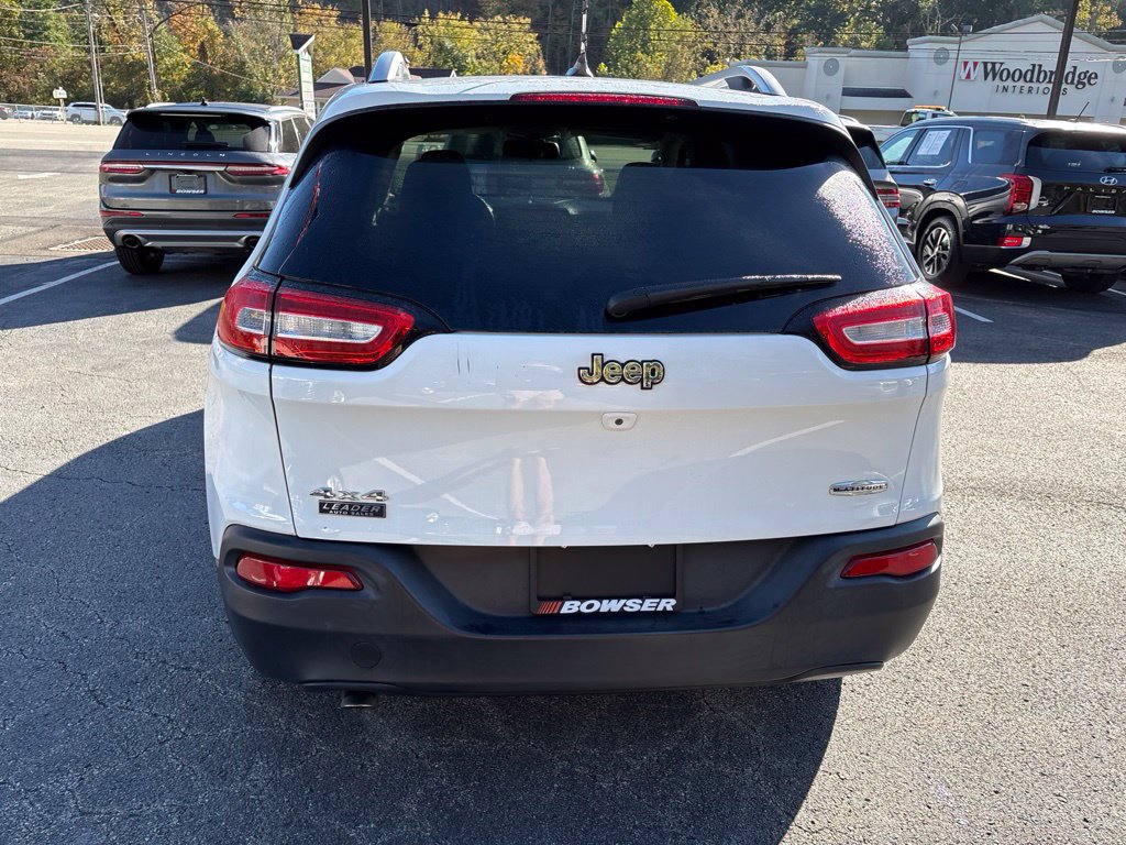 Used 2015 Jeep Cherokee Latitude w/ Cold Weather Group AWD/4WD image 4