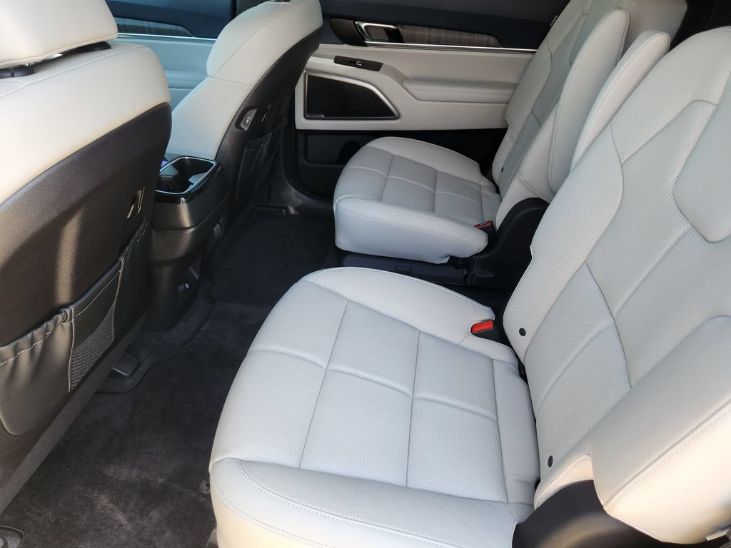 Certified 2024 Kia Telluride EX w/ EX Captain's Chair Package AWD/4WD image 34