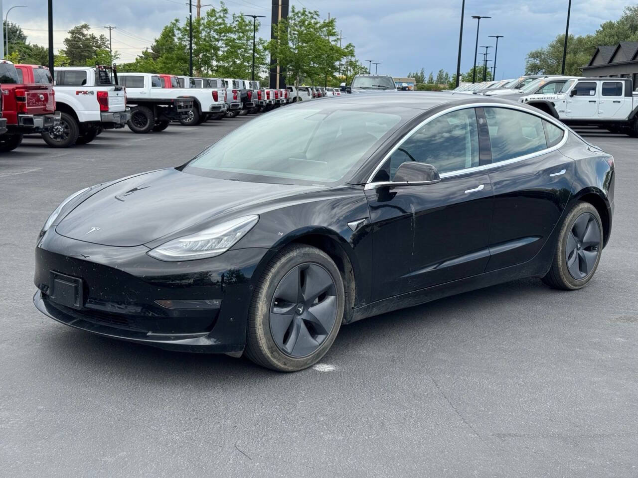 Used 2019 Tesla Model 3 Mid Range RWD image 3