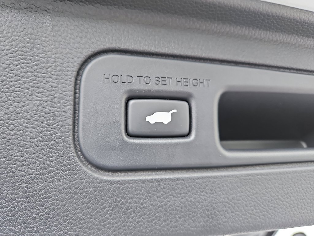 Used 2024 Honda Pilot Elite image 11