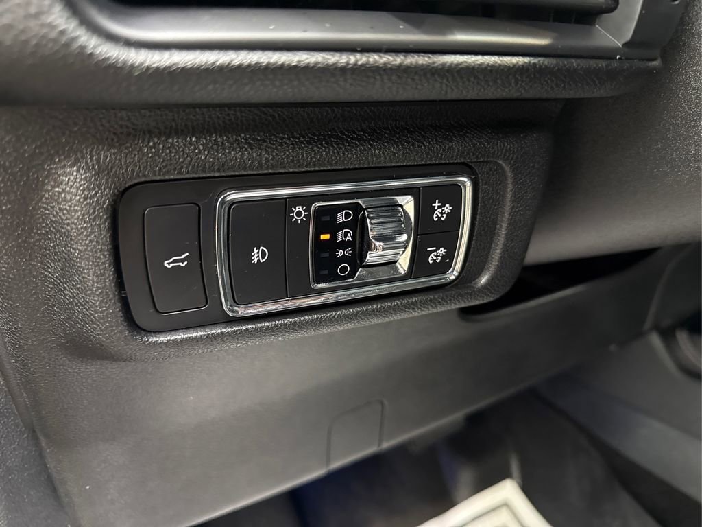 Used 2020 Lincoln Corsair Reserve w/ Equipment Group 202A image 38