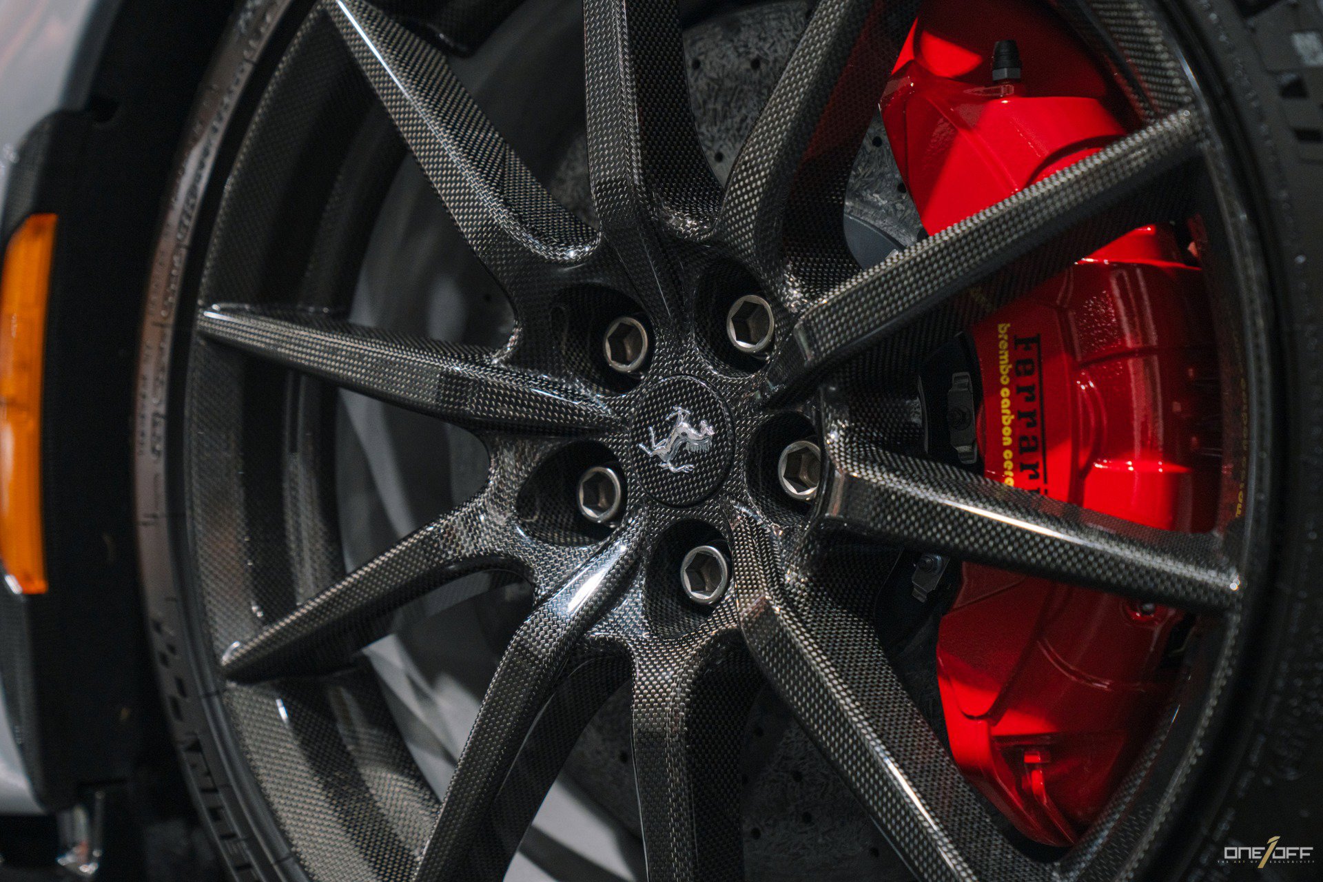 Used 2022 Ferrari SF90 Spider image 3