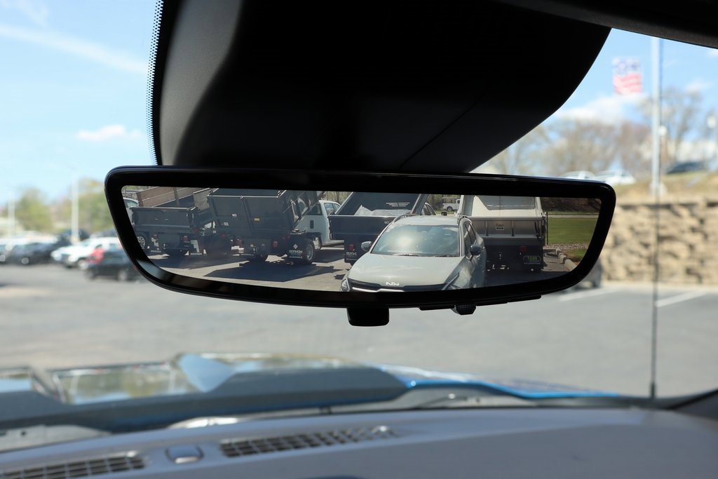 Used 2022 Chevrolet Silverado 1500 ZR2 w/ Technology Package image 14