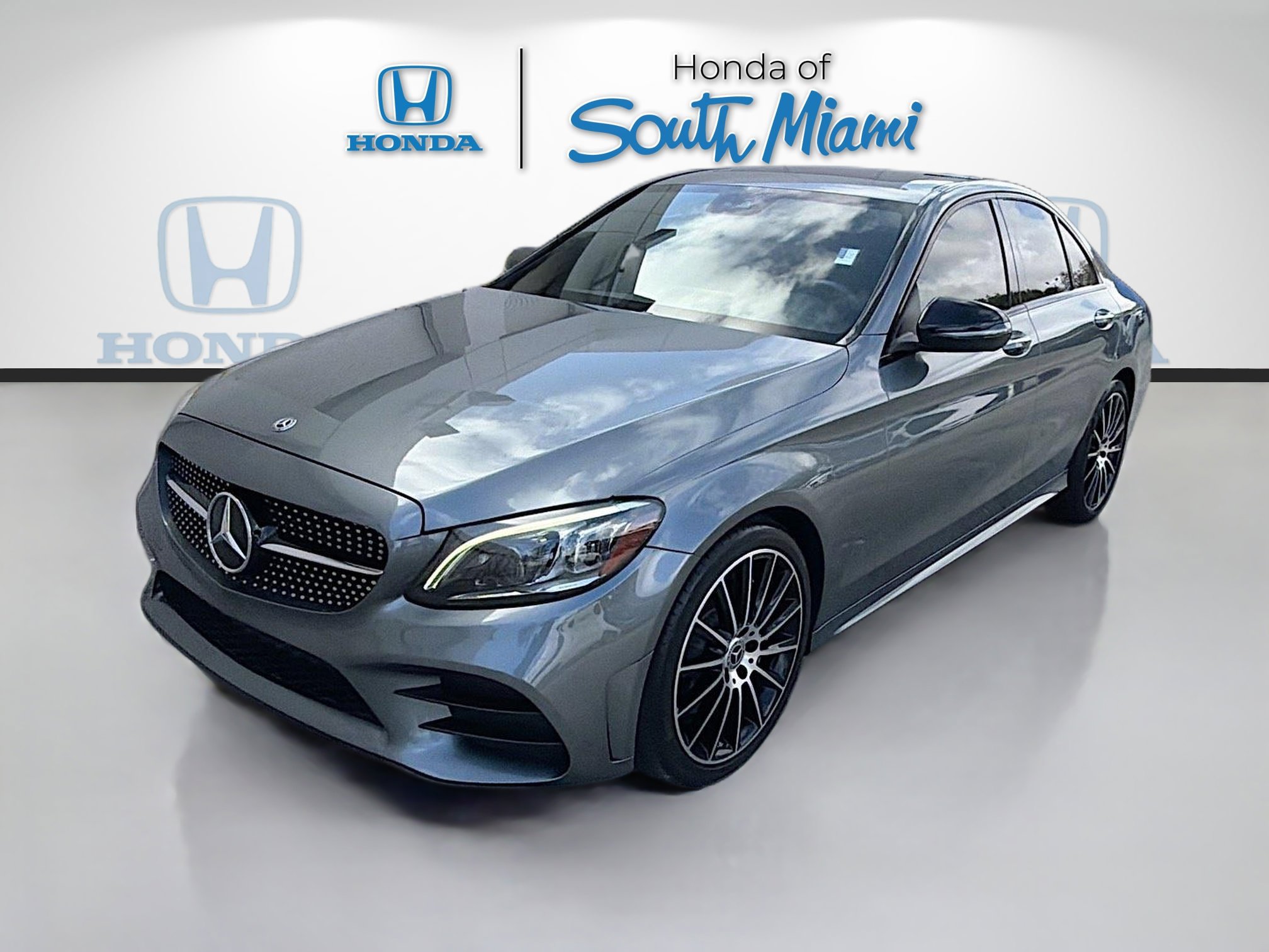 Used 2019 Mercedes-Benz C 300 Sedan image 3