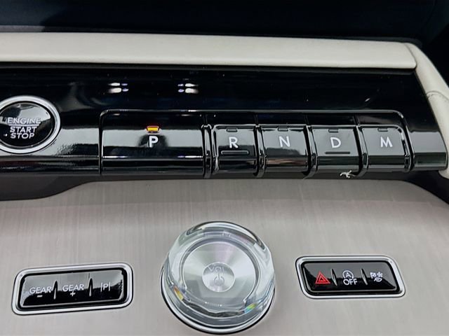 New 2025 Lincoln Navigator L Reserve image 17