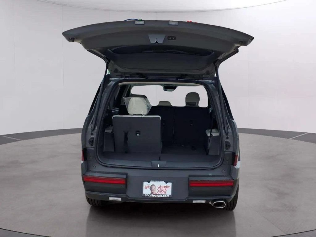 New 2026 Hyundai Santa Fe SE FWD image 13