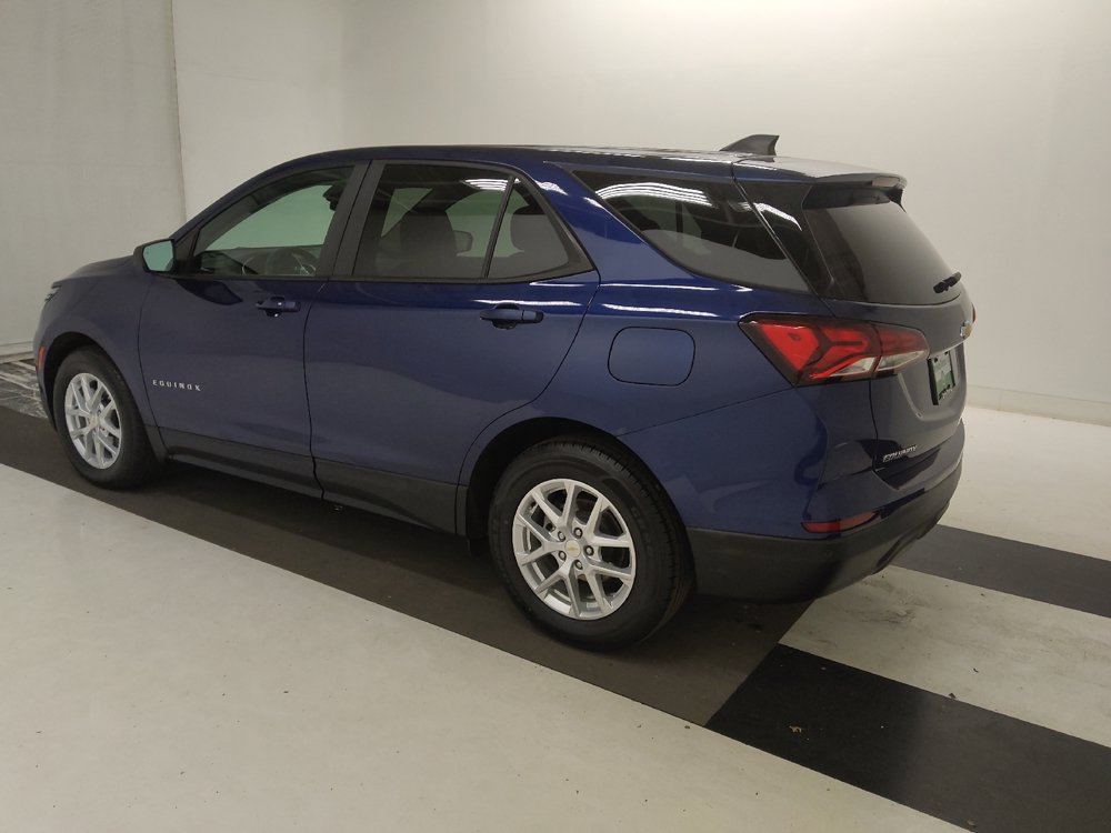 Used 2022 Chevrolet Equinox LS FWD image 3