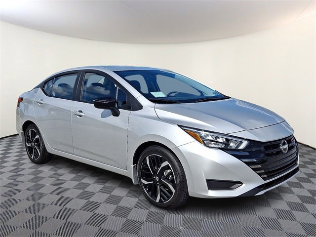 New 2025 Nissan Versa SR w/ Trunk Package