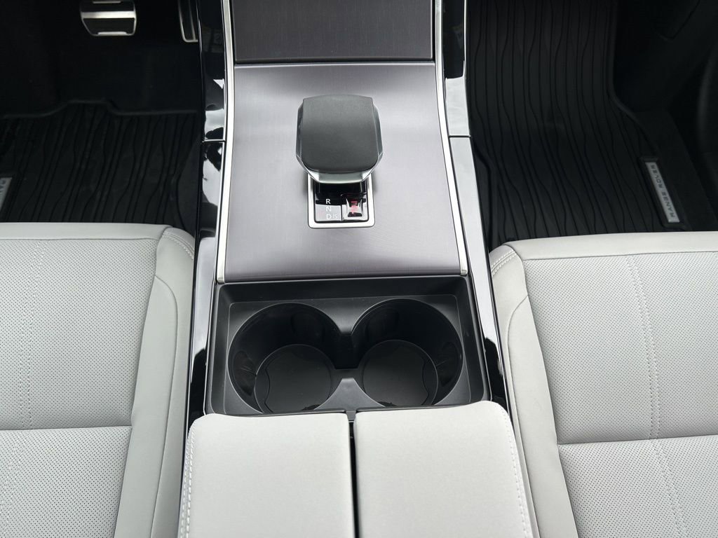 New 2026 Land Rover Range Rover Velar Dynamic SE image 23
