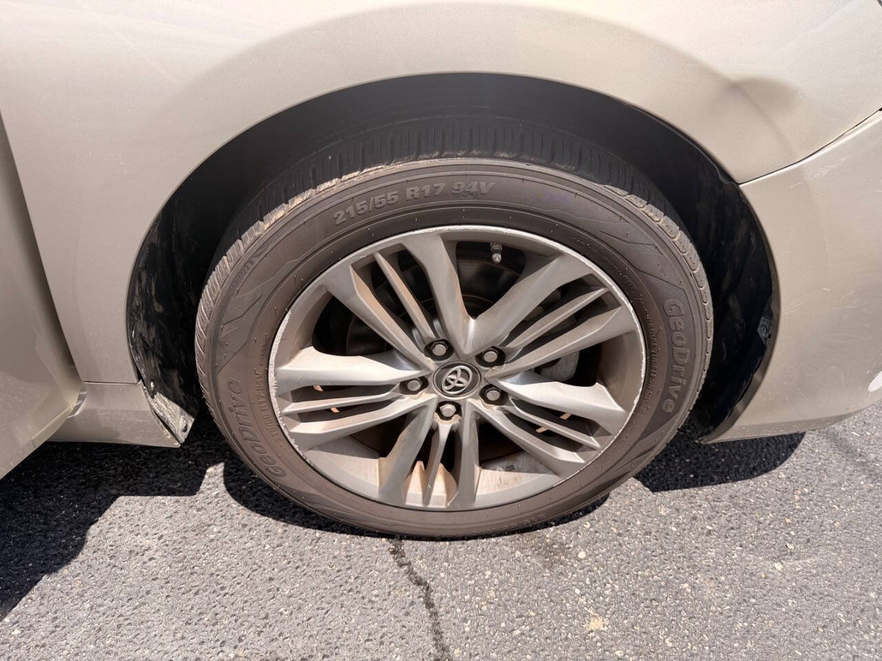 Used 2017 Toyota Camry SE FWD image 33