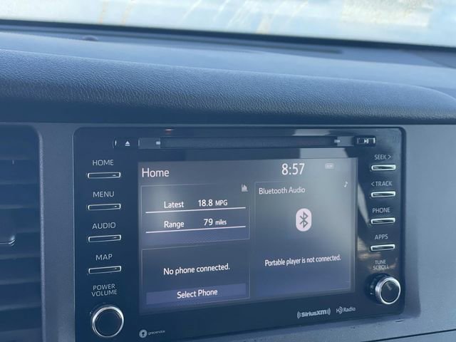 Used 2020 Toyota Sienna LE w/ Carpet Mat Package image 10