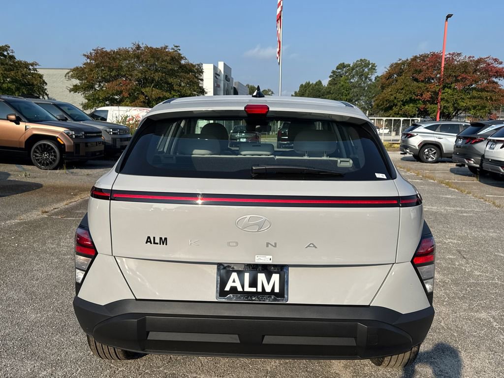 New 2026 Hyundai Kona SE image 4