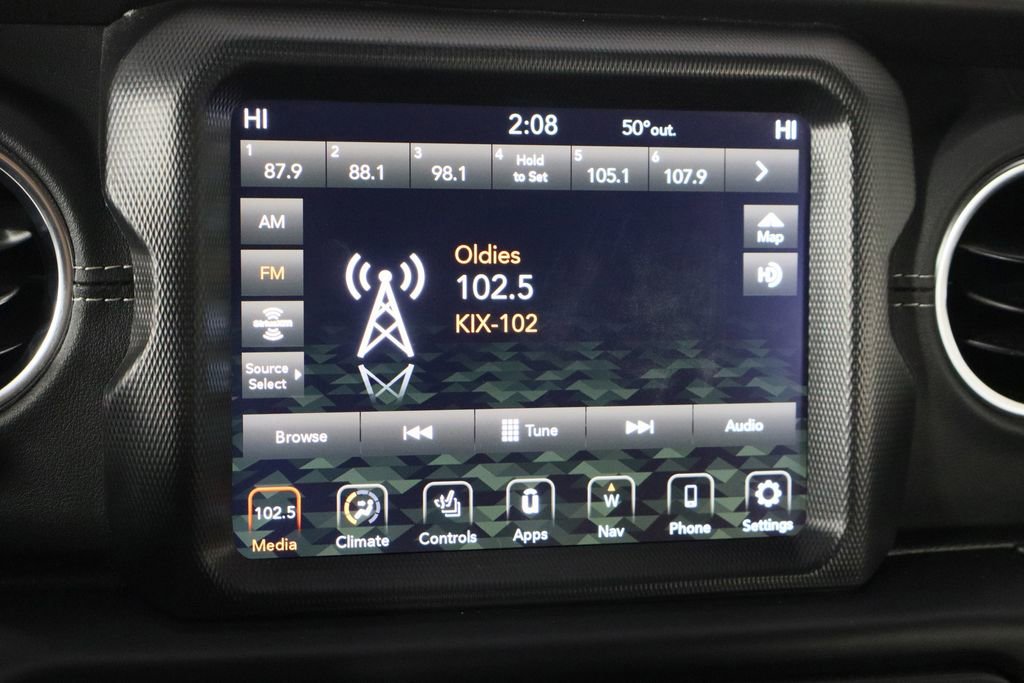 Used 2022 Jeep Wrangler Unlimited Sahara w/ Dual Top Group image 28