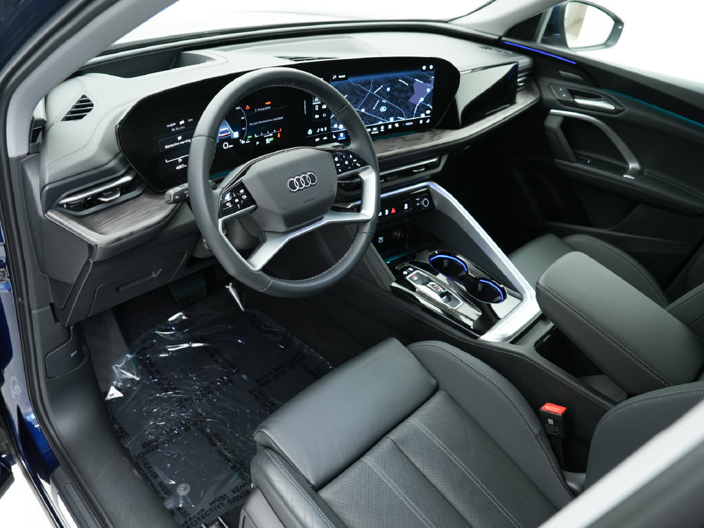 Certified 2025 Audi Q5 Premium Plus w/ Premium Plus AWD/4WD image 4
