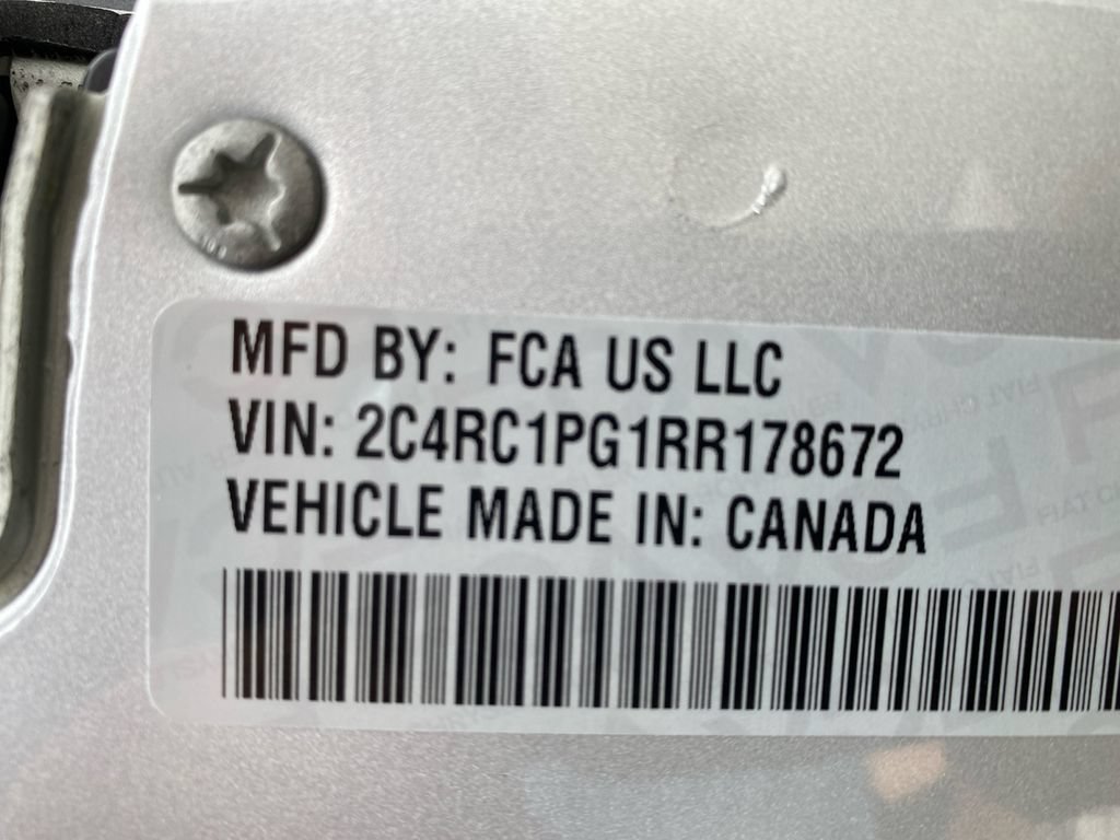 Used 2024 Chrysler Pacifica Pinnacle FWD image 34