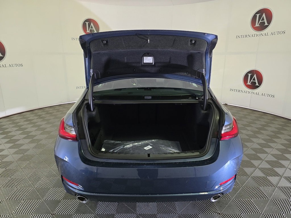Used 2025 BMW 330i xDrive Sedan w/ M Sport Package image 8