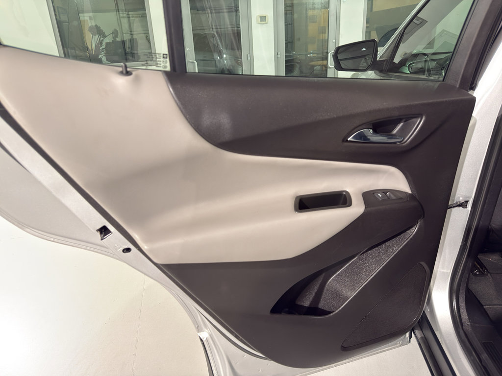 Used 2018 Chevrolet Equinox LS image 15