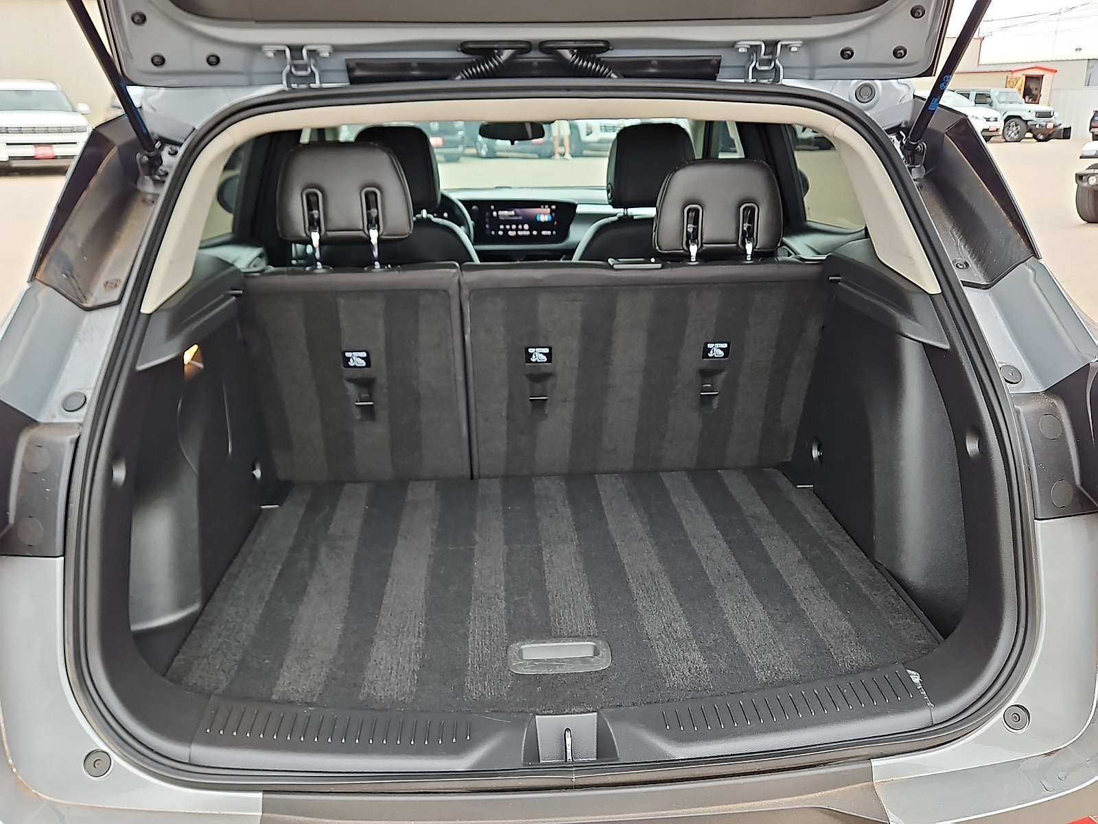 Used 2025 Buick Encore GX Preferred FWD image 8