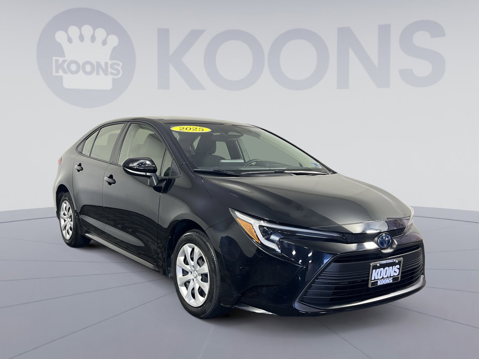 Used 2025 Toyota Corolla LE image 1