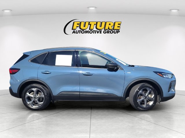 Used 2025 Ford Escape ST-Line FWD image 3
