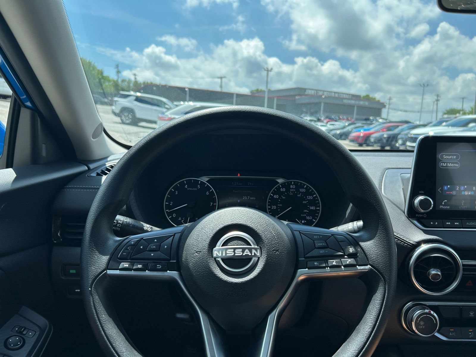 Used 2025 Nissan Sentra SV FWD image 28