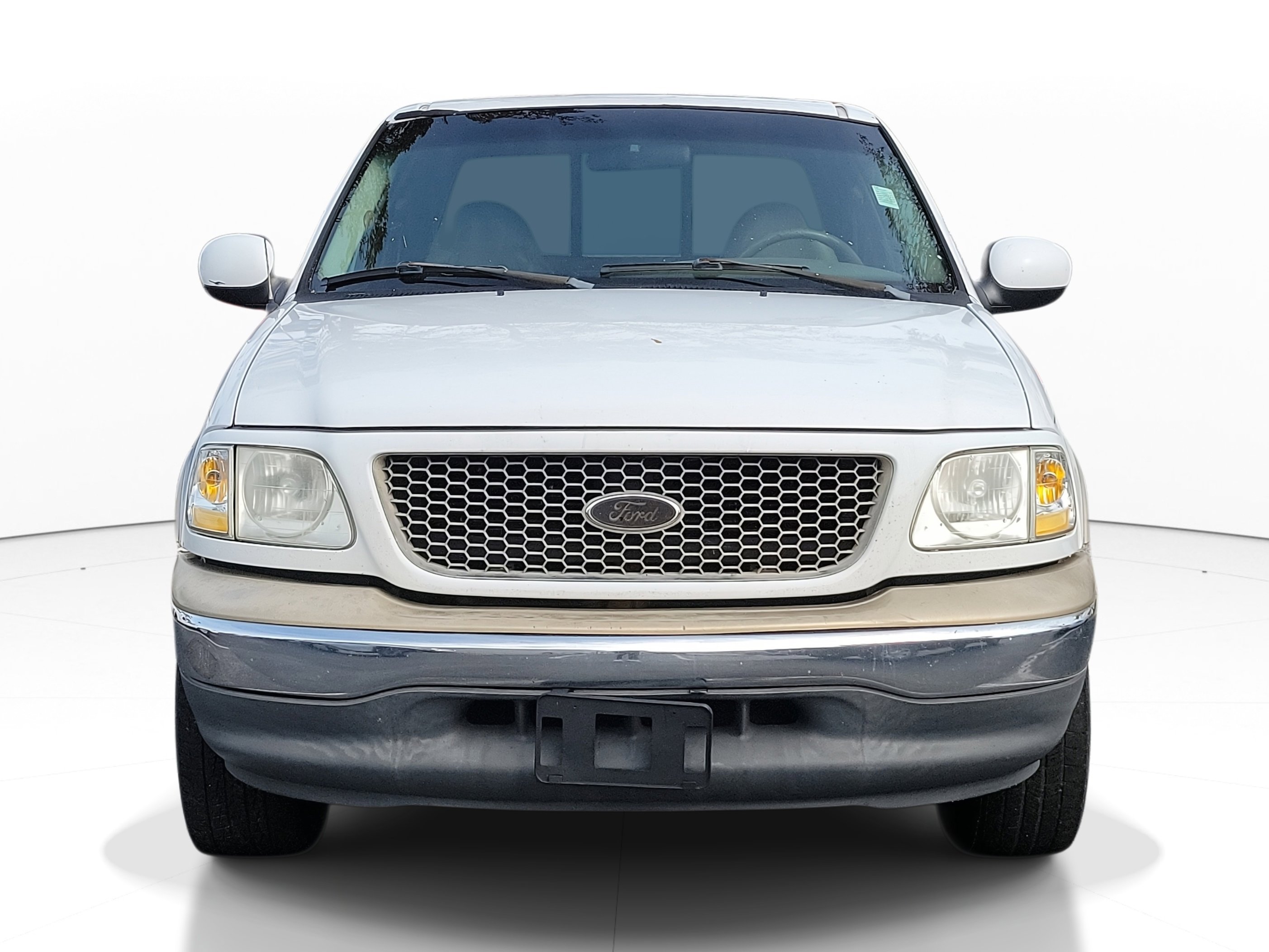 Used 2001 Ford F150 XLT image 2