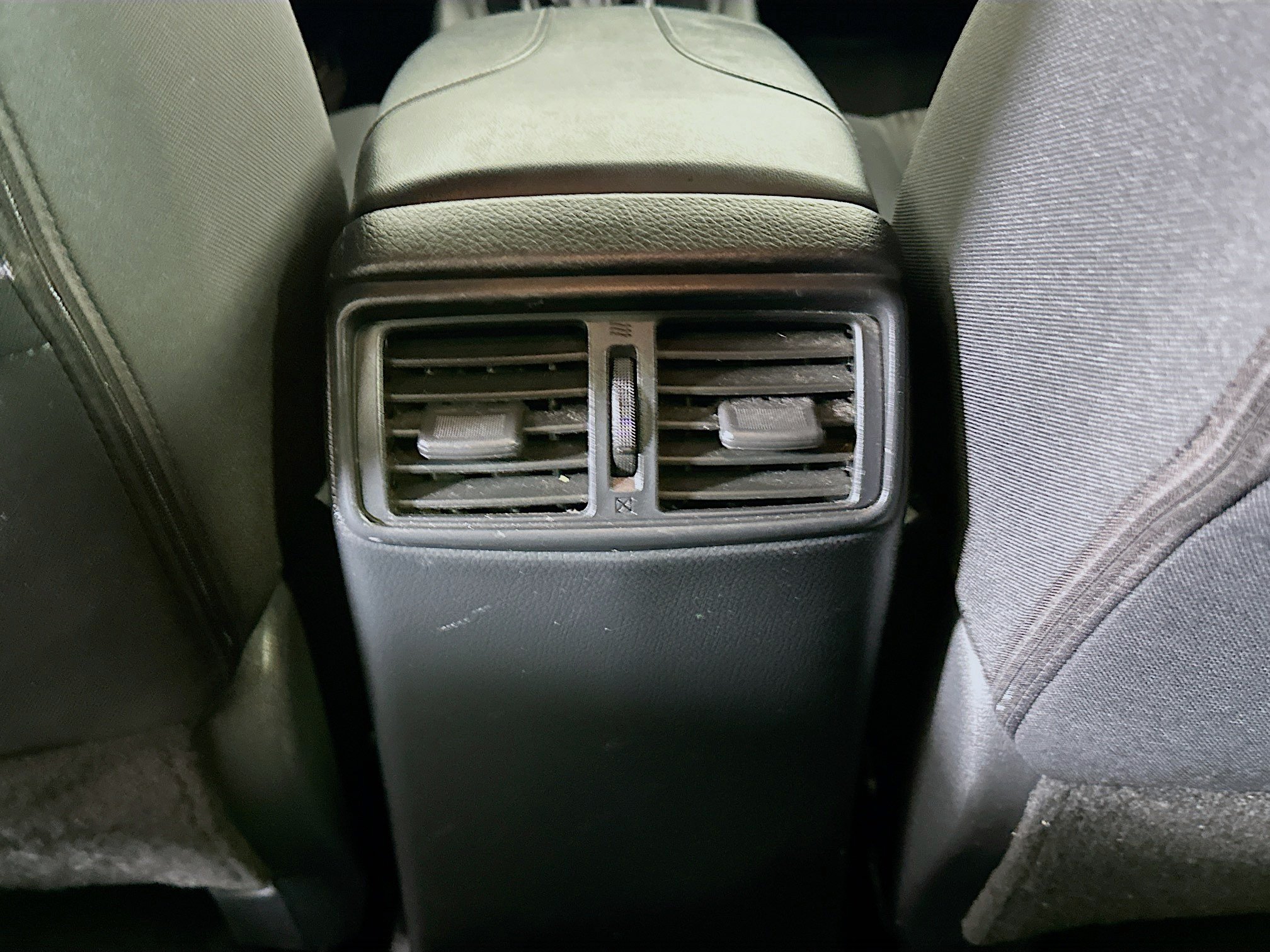 Used 2018 Nissan Rogue SV FWD image 25