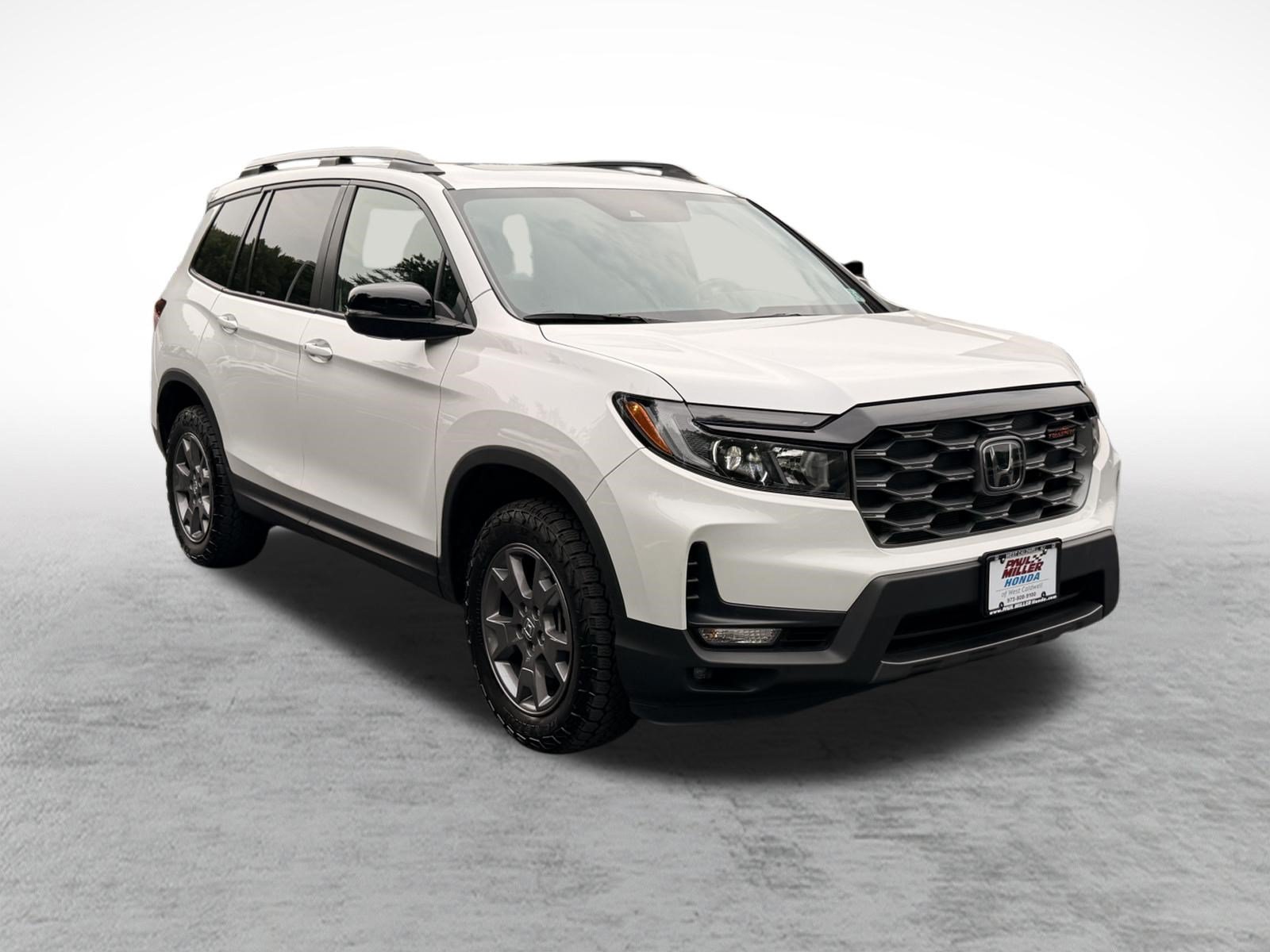 Used 2024 Honda Passport TrailSport image 3