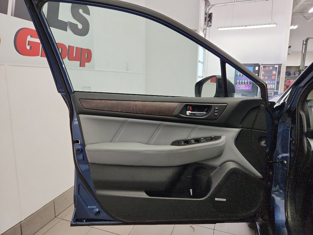 Used 2019 Subaru Outback 2.5i Limited AWD/4WD image 8