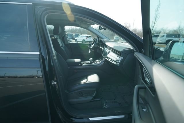 Used 2023 Audi Q7 2.0T Premium w/ Convenience Package image 19