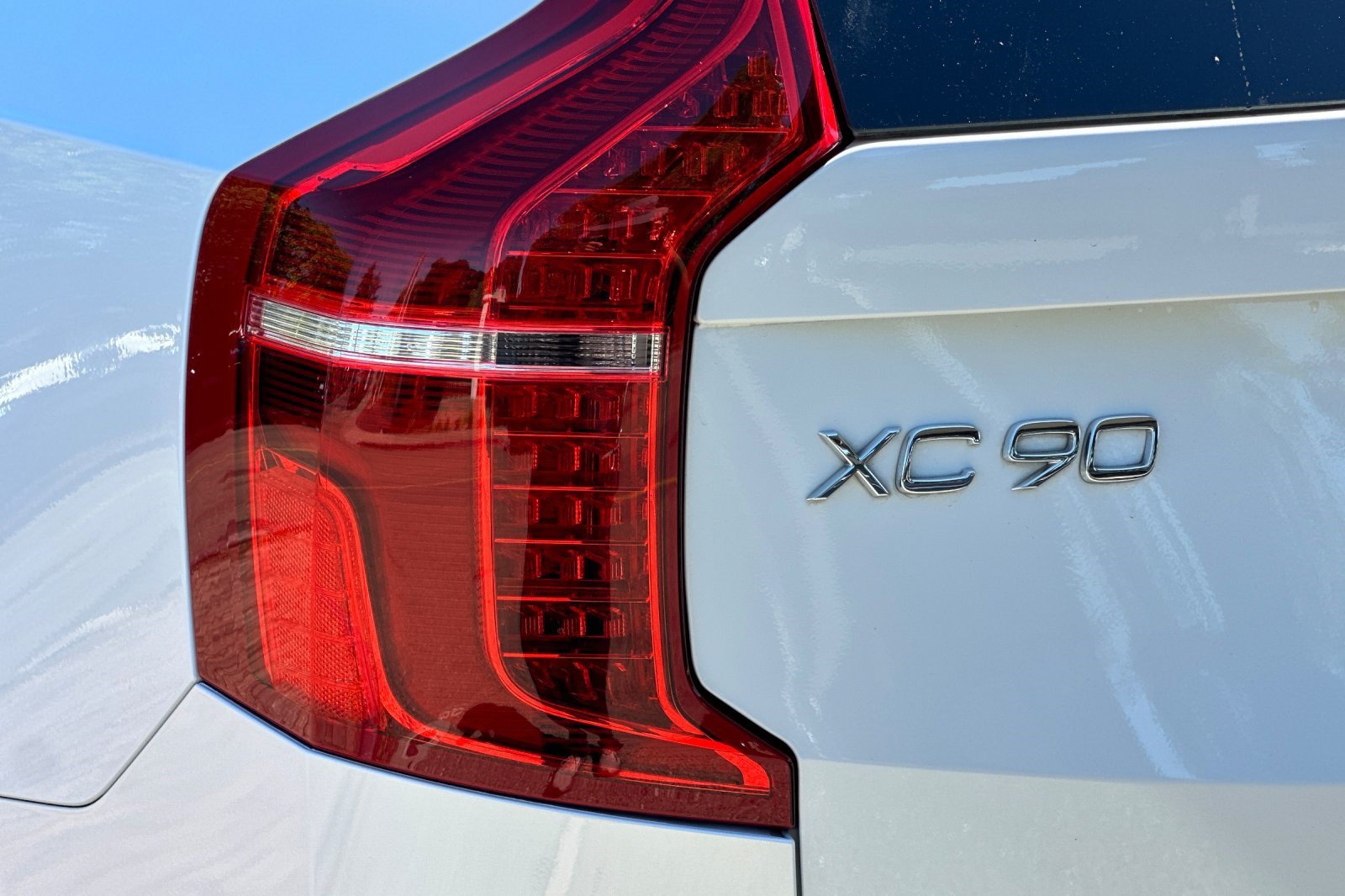 Used 2019 Volvo XC90 T6 R-Design w/ Advanced Package AWD/4WD image 12