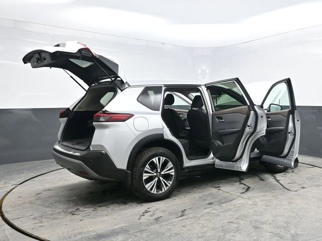 Used 2023 Nissan Rogue SV image 45