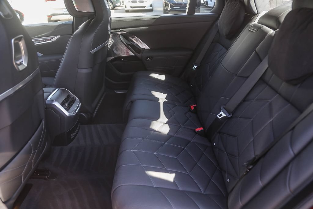 Used 2026 BMW 760i xDrive AWD/4WD image 14