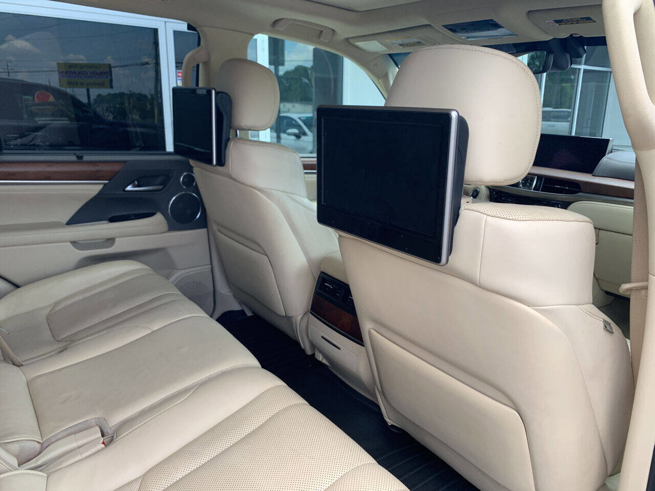 Used 2018 Lexus LX 570 4WD image 18