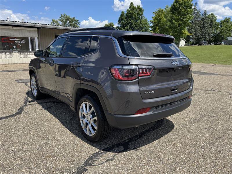 Used 2024 Jeep Compass Latitude AWD/4WD image 6