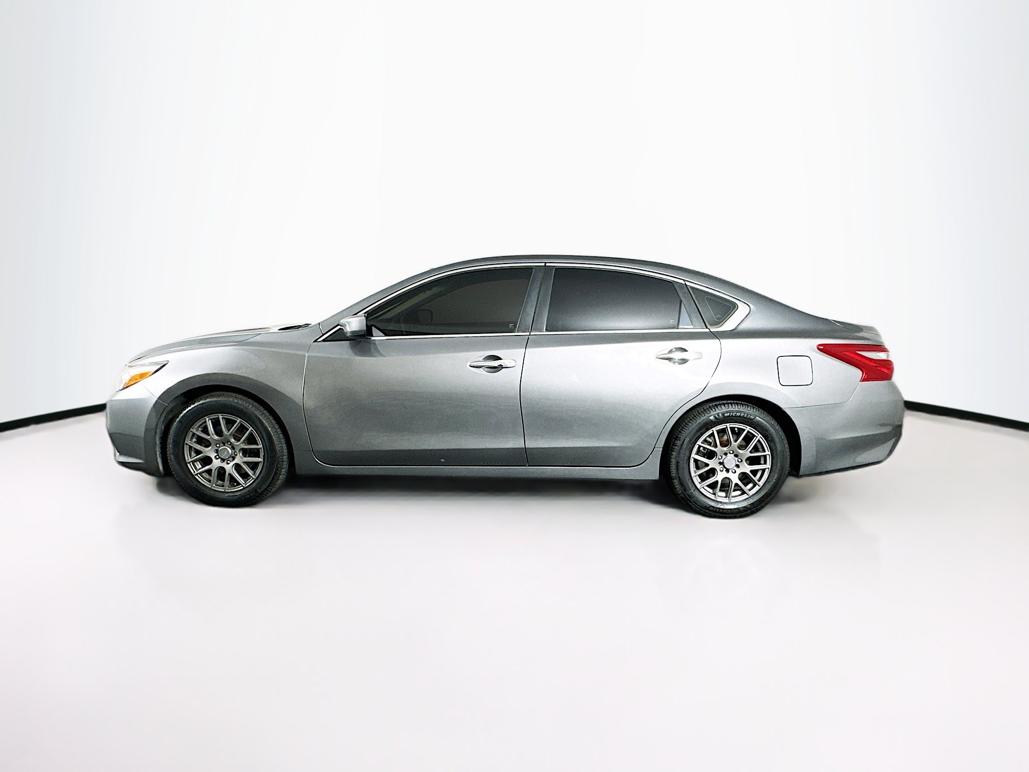 Used 2018 Nissan Altima 2.5 S w/ S Convenience Package FWD image 4