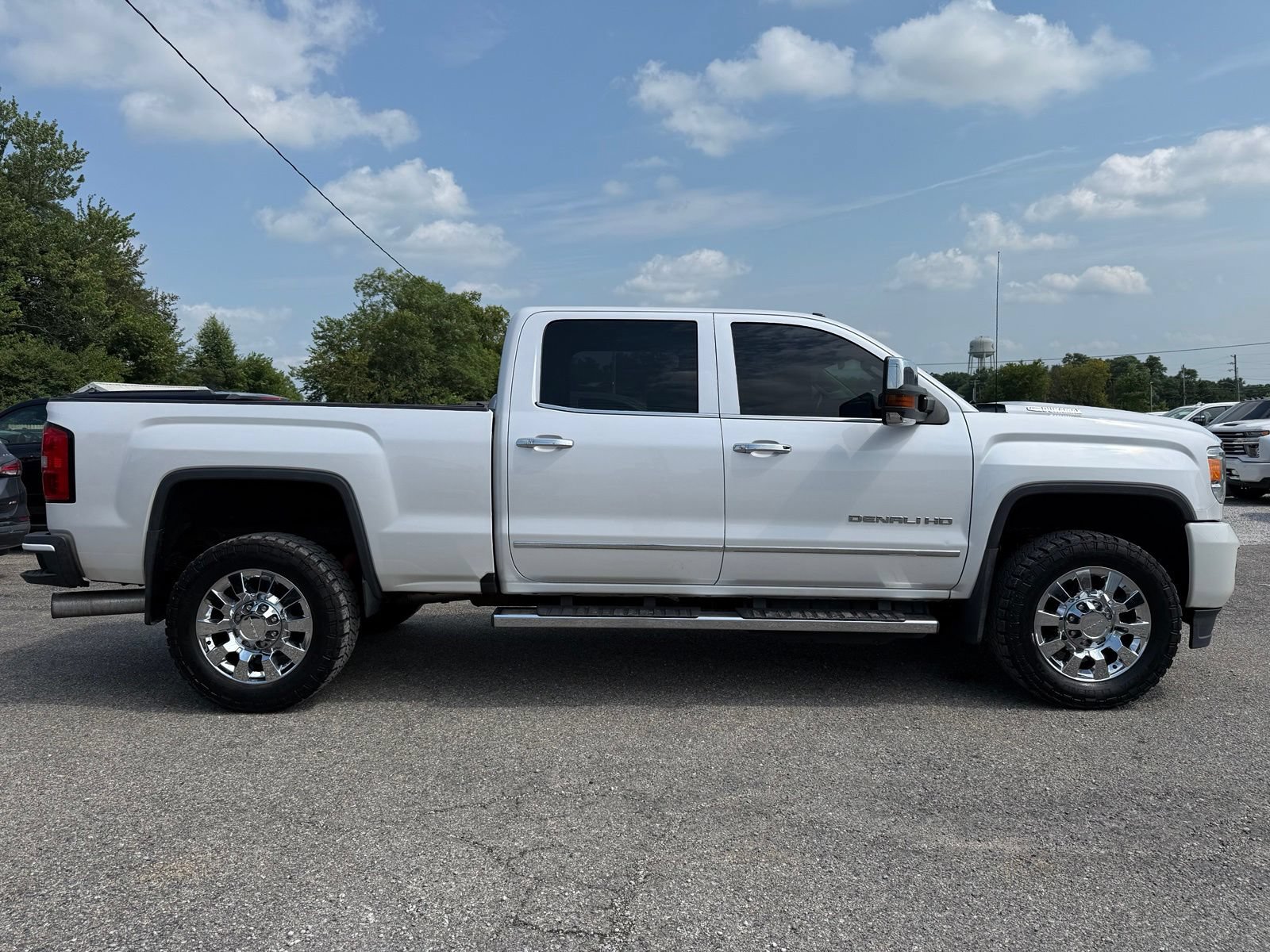 Used 2019 GMC Sierra 2500 Denali w/ Duramax Plus Package AWD/4WD image 9