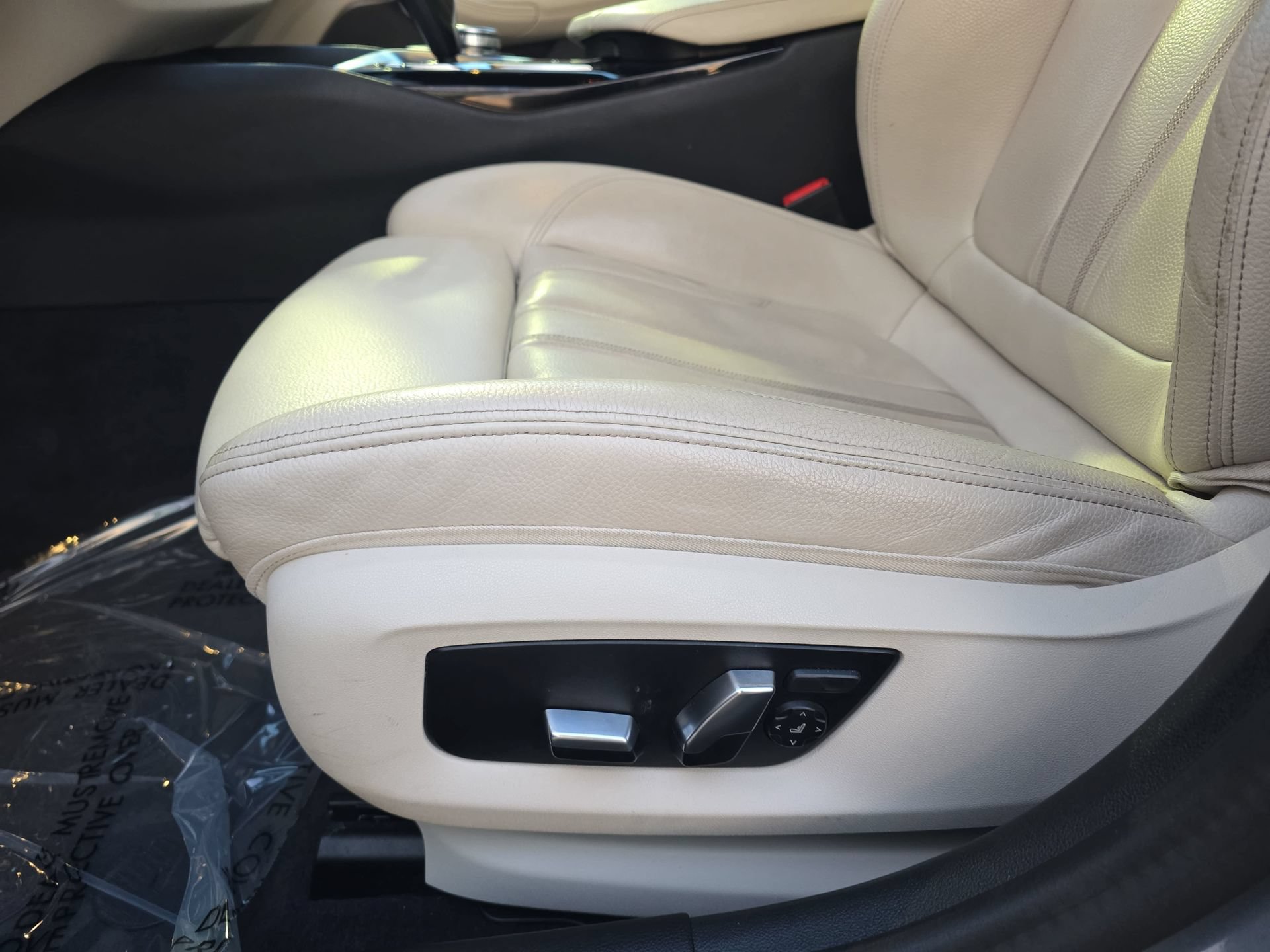 Used 2023 BMW 540i w/ Premium Package RWD image 28