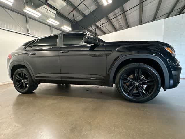 Used 2023 Volkswagen Atlas Cross Sport SEL R-Line AWD/4WD image 3