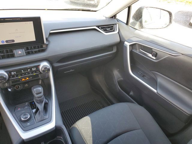 Used 2025 Toyota RAV4 XLE image 15