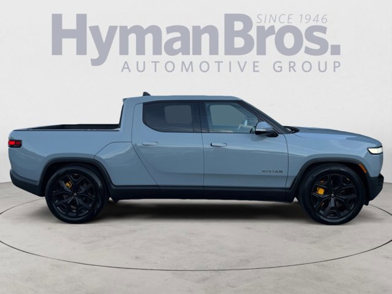 Used 2023 Rivian R1T Adventure image 2