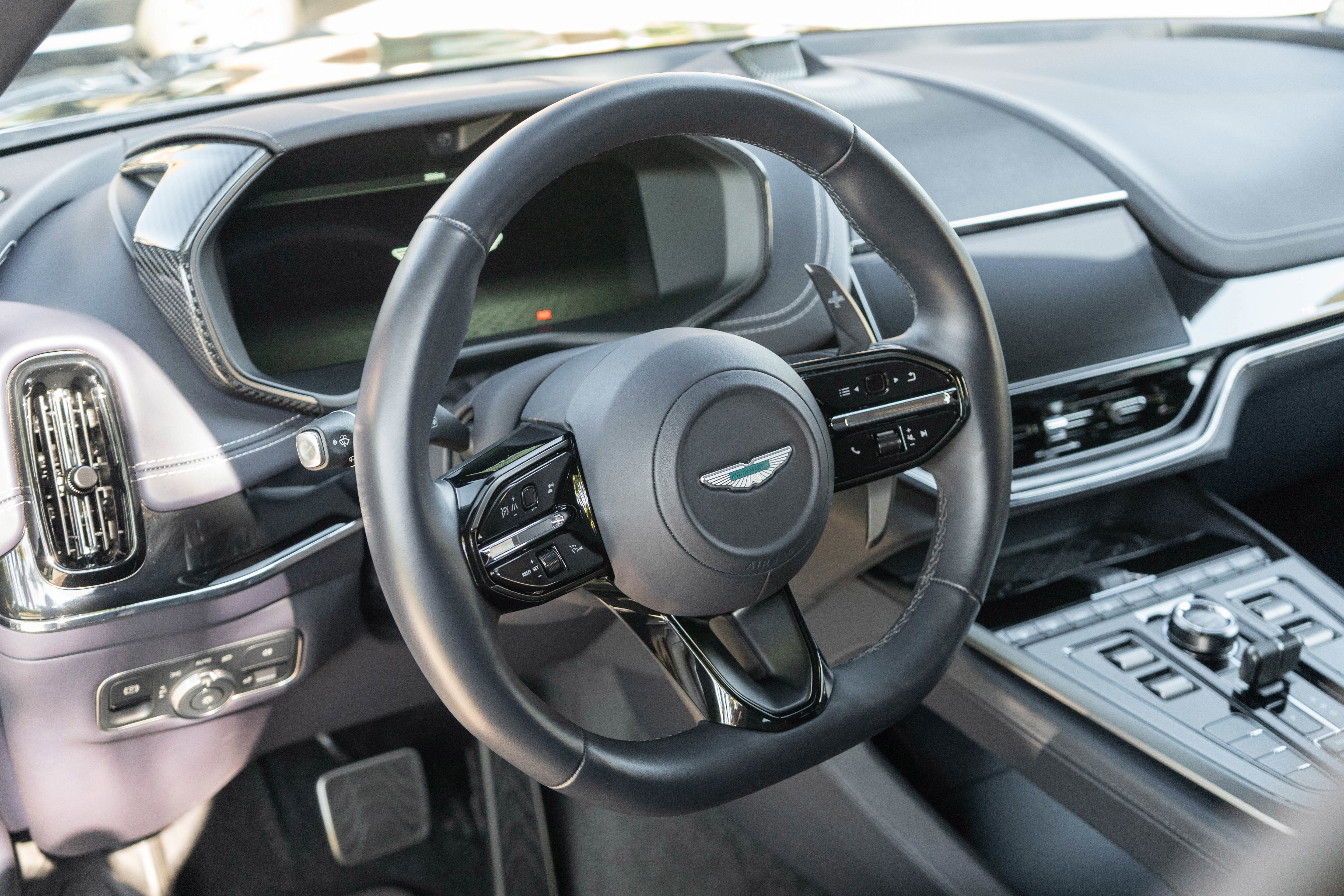 Used 2025 Aston Martin DBX 707 image 10