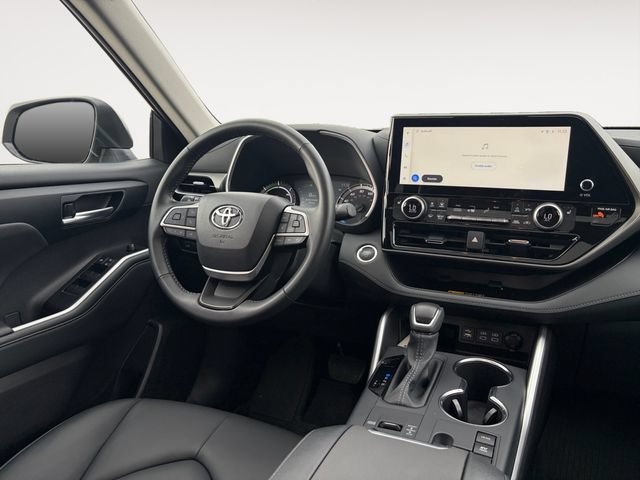Used 2026 Toyota Highlander XLE AWD/4WD image 10