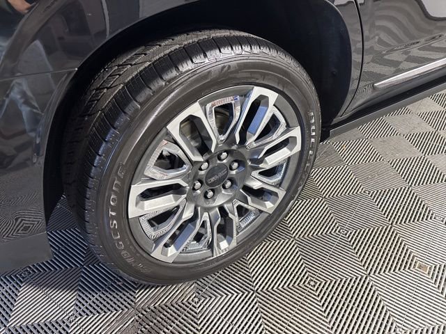 Used 2023 GMC Yukon Denali Ultimate AWD/4WD image 7