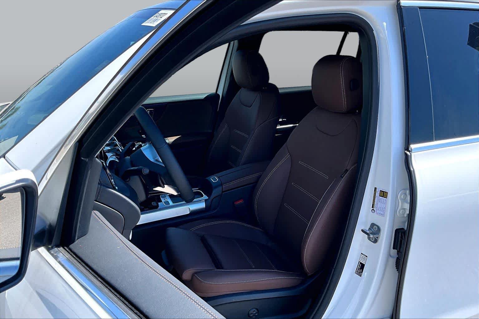 New 2026 Mercedes-Benz GLB 250 4MATIC image 14